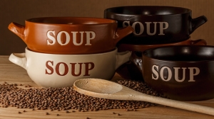 Петербуржцам перечислили вредные супы