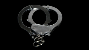 Полиция нашла три набитые порохом банки в квартире пожилого петербуржца