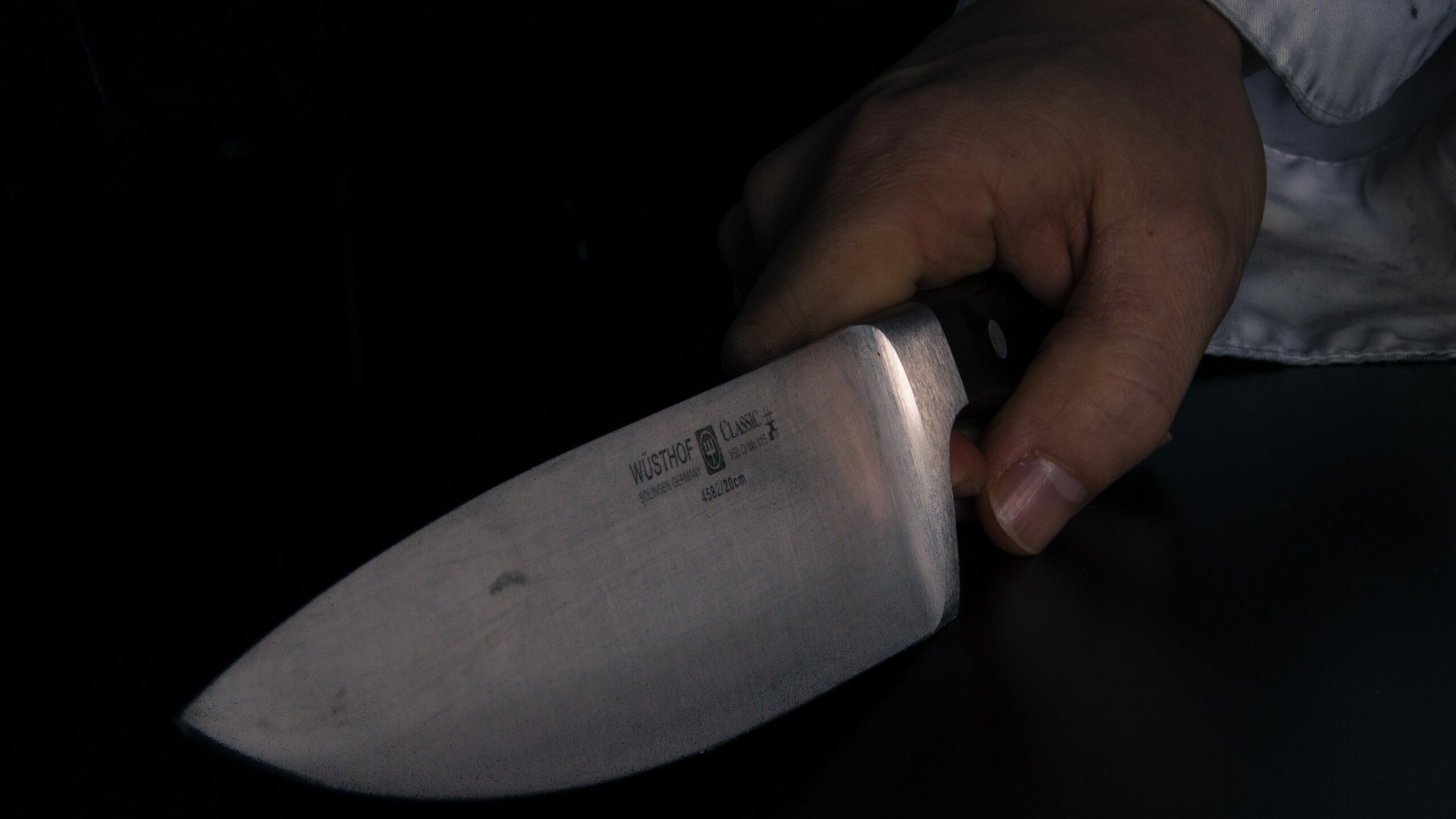 В центре Уфы мужчина с ножом напал на сотрудников МВД