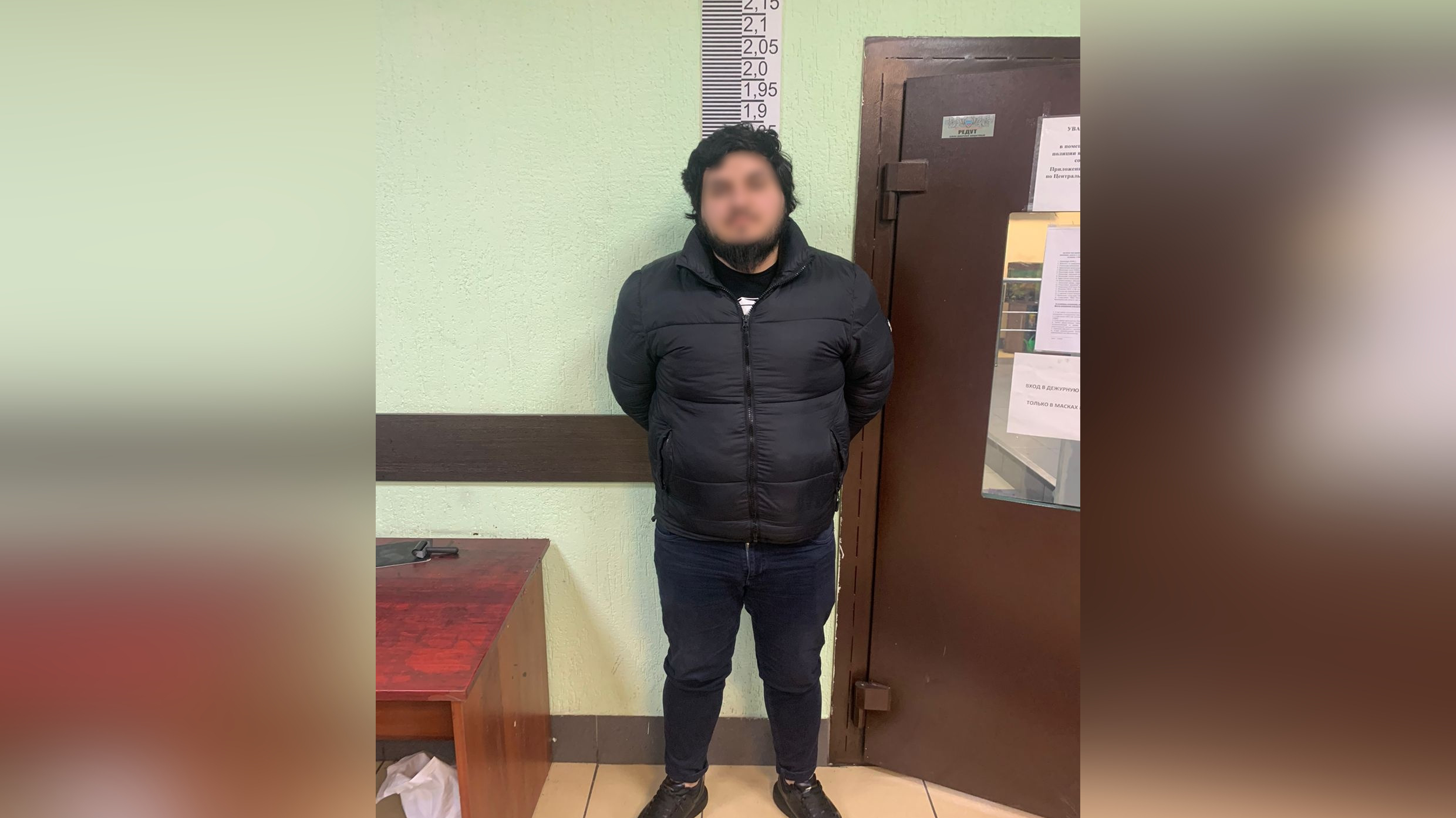 В Петербурге задержали агрессивного водителя, напавшего на автомобиль инспектора парковки