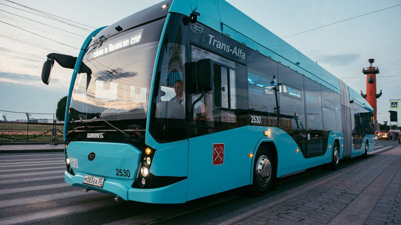 В Петербурге появится свыше двух тысяч новых автобусов, трамваев и троллейбусов