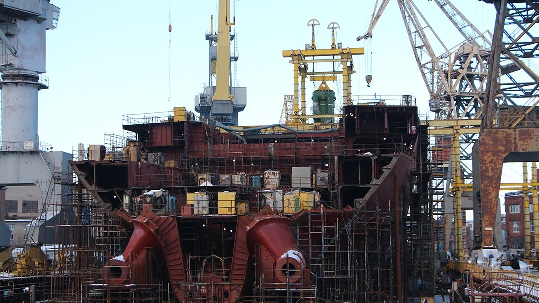 На строительство ледоколов в Северной столице направлено 22 млрд рублей
