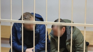 Суд отправил под стражу «заказчика» и убийцу водителя адвоката у петербургской гимназии