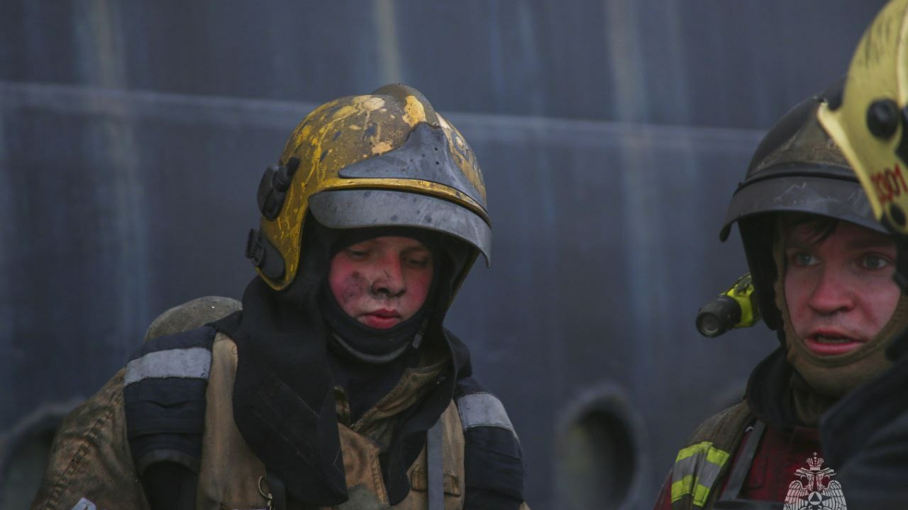 На Петроградке в ресторане загорелась кухня: в вытяжке горел жир