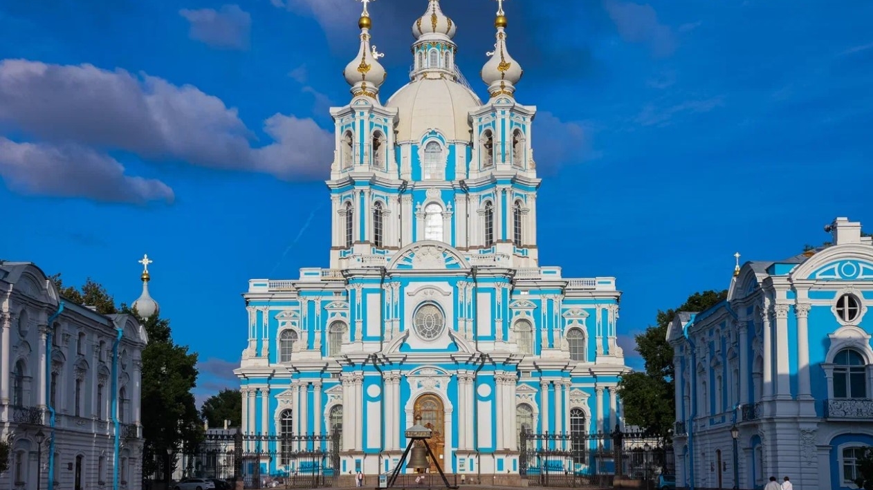 Петербургская компания подготовит проект реставрации ограды Смольного монастыря