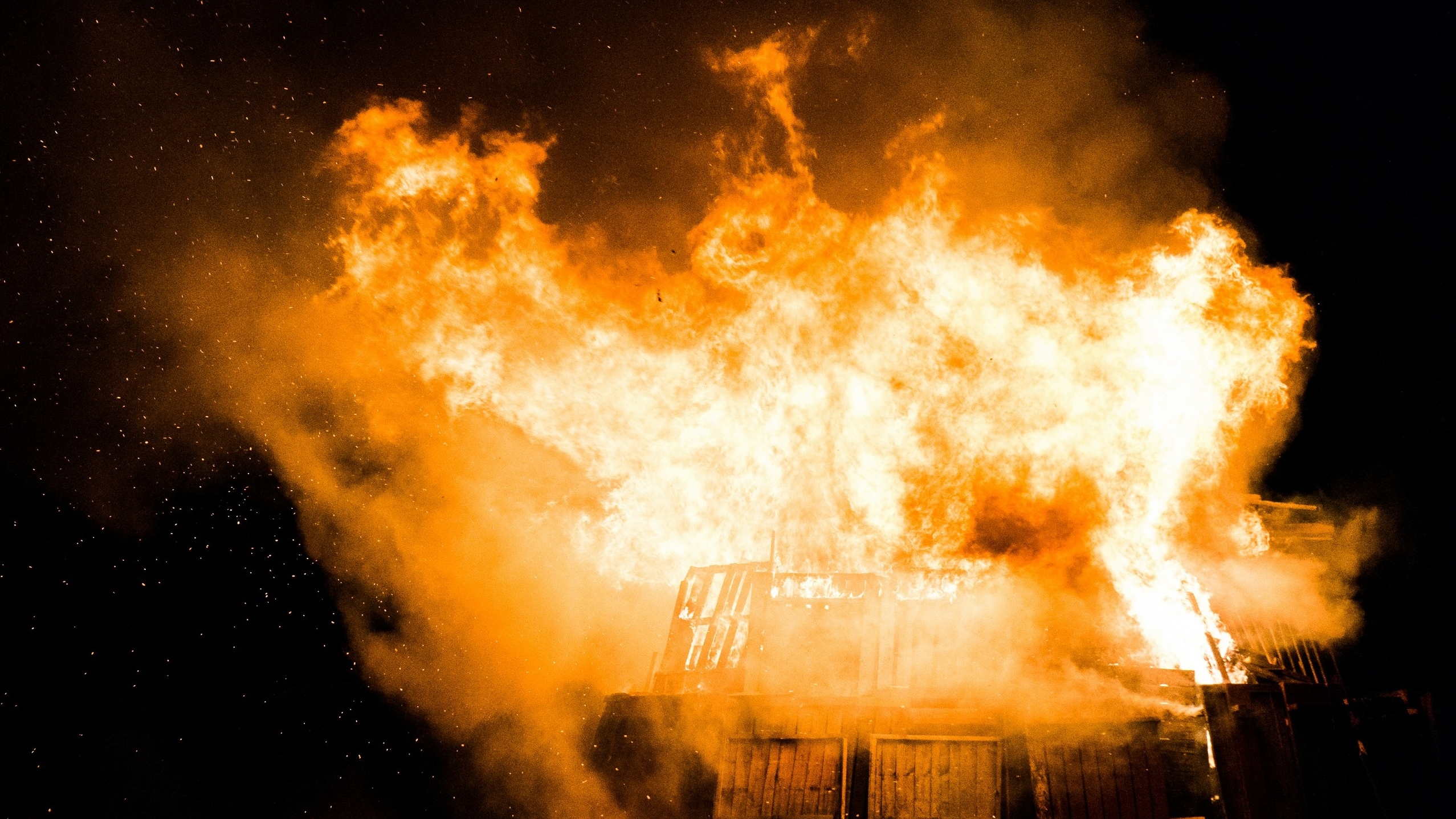 Петербуржцев предупредили о начале пожароопасного сезона