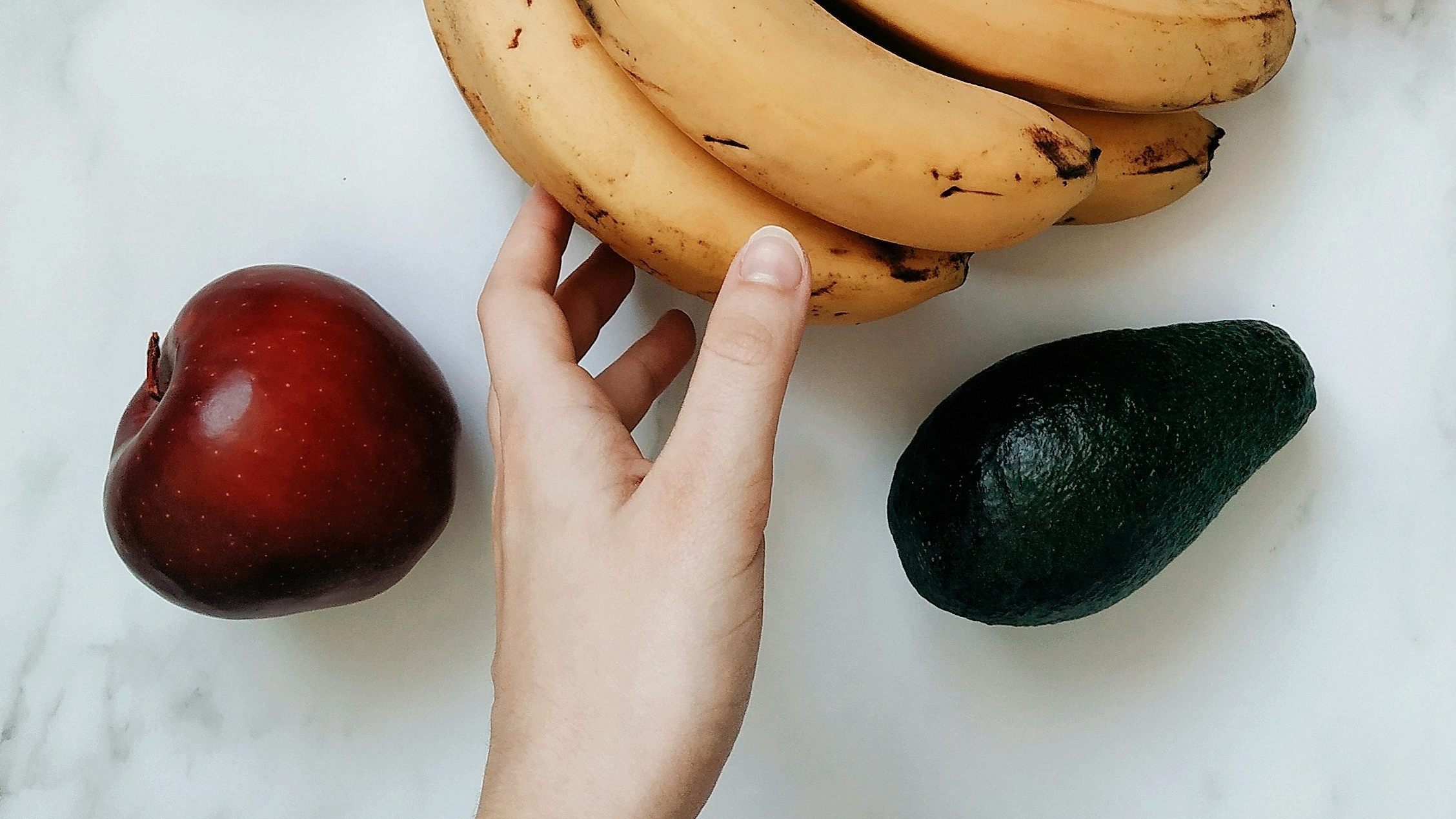 Яблоки, бананы и… авокадо: петербуржцам назвали самые полезные фрукты февраля