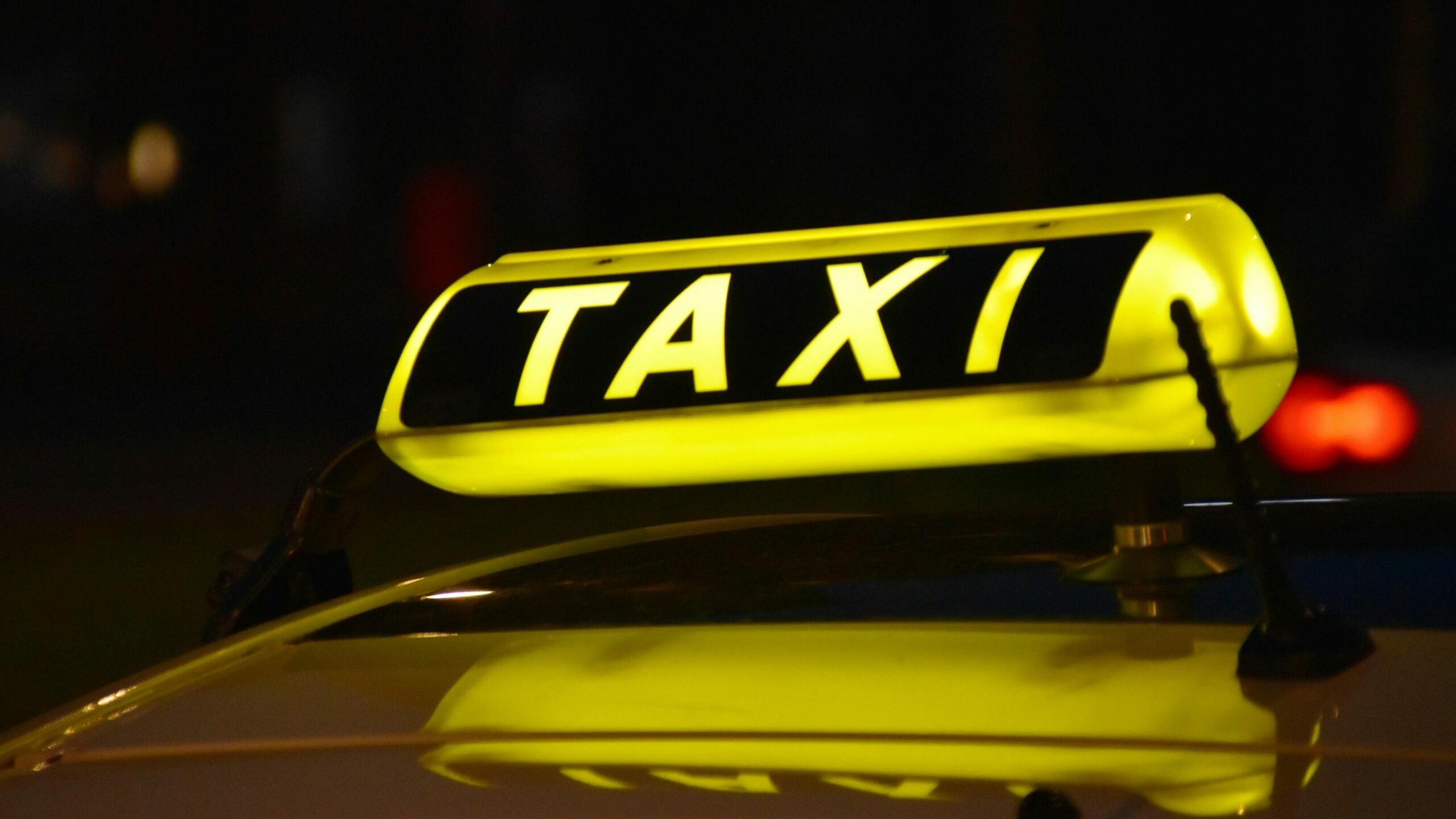 Почти 47 тысяч машин в реестре: в Петербурге поделились результатами новых правил для легковых такси