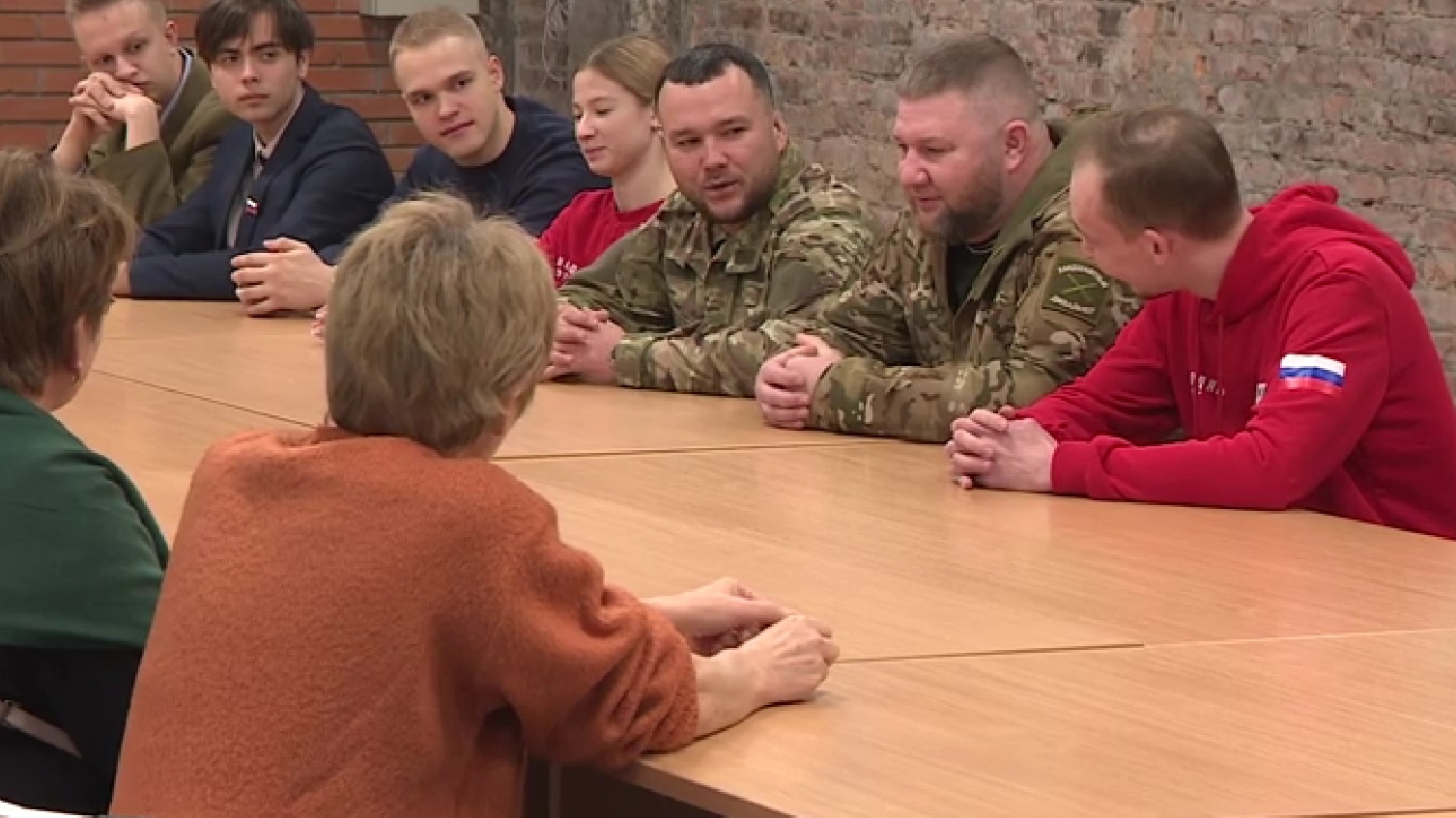 Волонтеры-петербуржцы объяснили, почему им важны встречи с участниками спецоперации