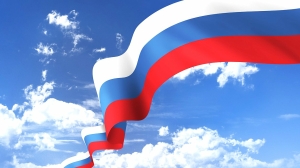 Флаги России будут развеваться над всеми школами и вузами с нового учебного года