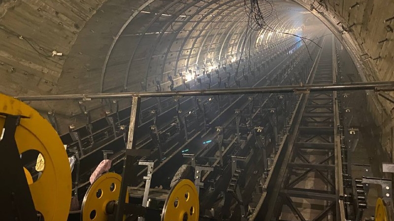 Петербуржцам показали «скелеты» эскалаторов будущей станции метро «Горный институт»