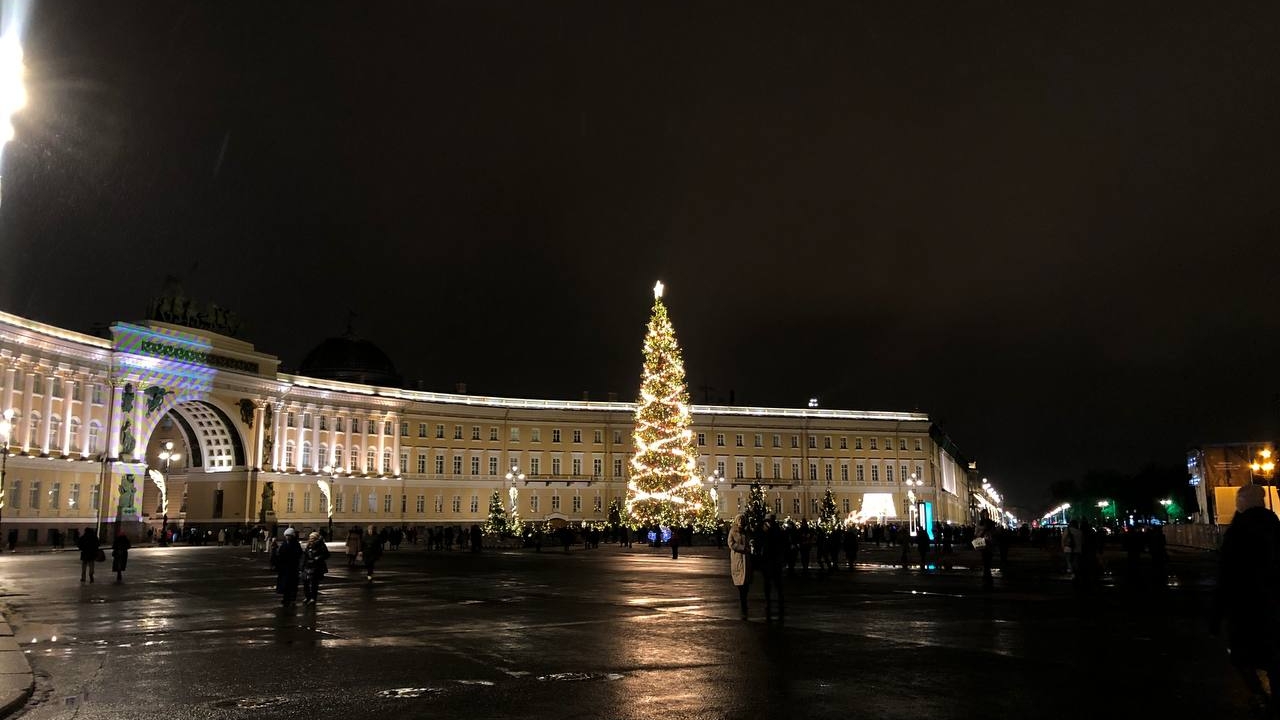 Новый год с размахом: в Петербурге на празднование потратят больше 300 млн рублей