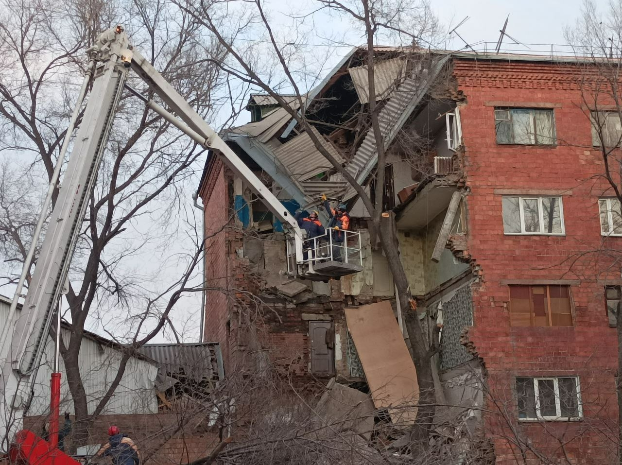 В Черногорске ввели режим ЧС после обрушения дома