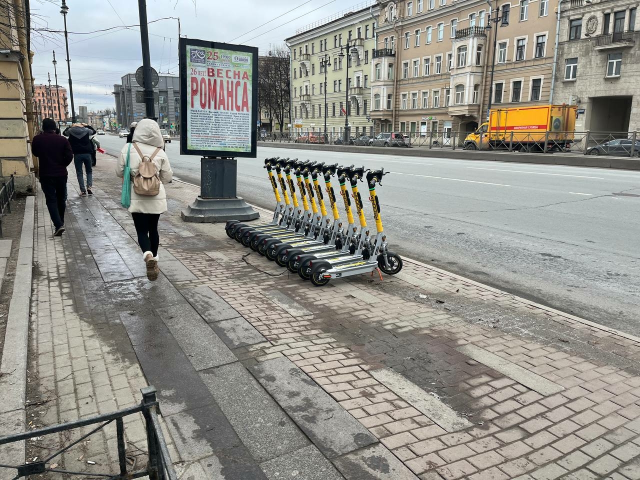 В Петербурге начался сезон проката электросамокатов