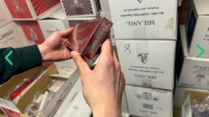 Больше 100 тысяч немаркированных зарубежных пачек сигарет нашли на складе в Петербурге