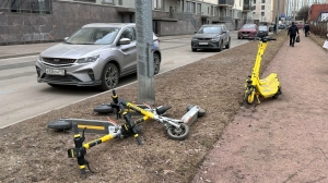 Петербуржец на электросамокате сбил ребенка на пешеходном — ему грозит штраф