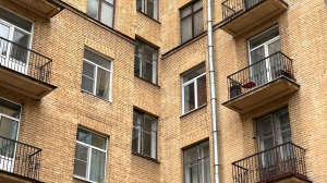 В Ленобласти пятилетний ребенок выпал из окна 6 этажа 