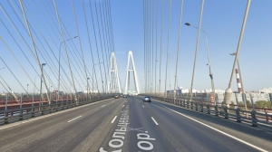На вантовом мосту перекроют две полосы: возможны пробки