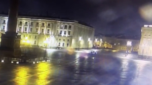 В Петербурге арестовали хулиганов, которые устроили дрифт-шоу на Дворцовой площади