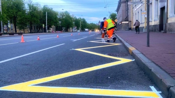 В Петербурге на 1755 улицах обновят дорожную разметку