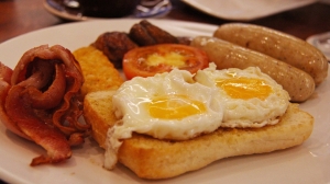 Диетолог Херман: в классическом английском завтраке есть вредный ингредиент