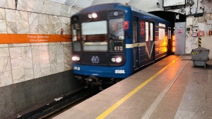 За брюки и кители для сотрудников метрополитен Петербурга заплатит 80 млн