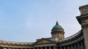 Восемь человек с начала года попались на неуважении к флагу Петербурга
