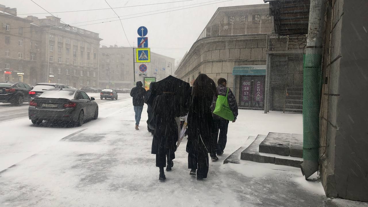В Петербург возвращаются снегопады: синоптик Колесов предупредил о резком похолодании