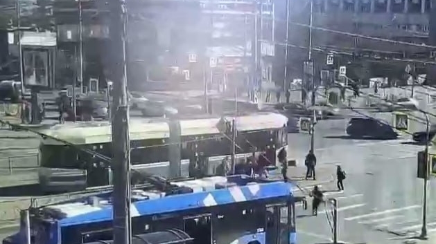 Скончалась сбитая трамваем на Наличной улице женщина