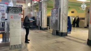 В Алтайском крае отец скинул ребенка со второго этажа на ж/д вокзале