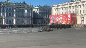 На 9 Мая в СПб будет +9: как погода изменит парад и салют