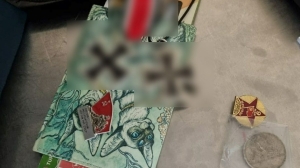 В Пулково в чемодане нашли два нацистских креста и противогаз 