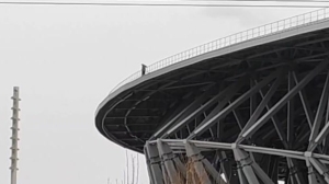 Петербуржцы заметили очередного «камикадзе» на крыше СКА Арены
