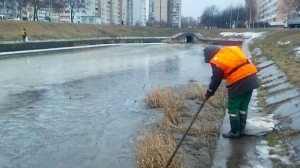 Жители трех районов Петербурга жалуются на зловоние: источник неизвестен
