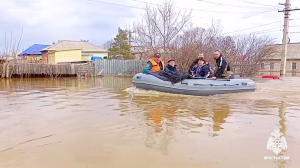 Затопленный Орск столкнулся с массовым мародерством — жители просят помощи