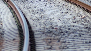 Петербуржец отошел на тот свет после встречи с тепловозом на «Удельной»