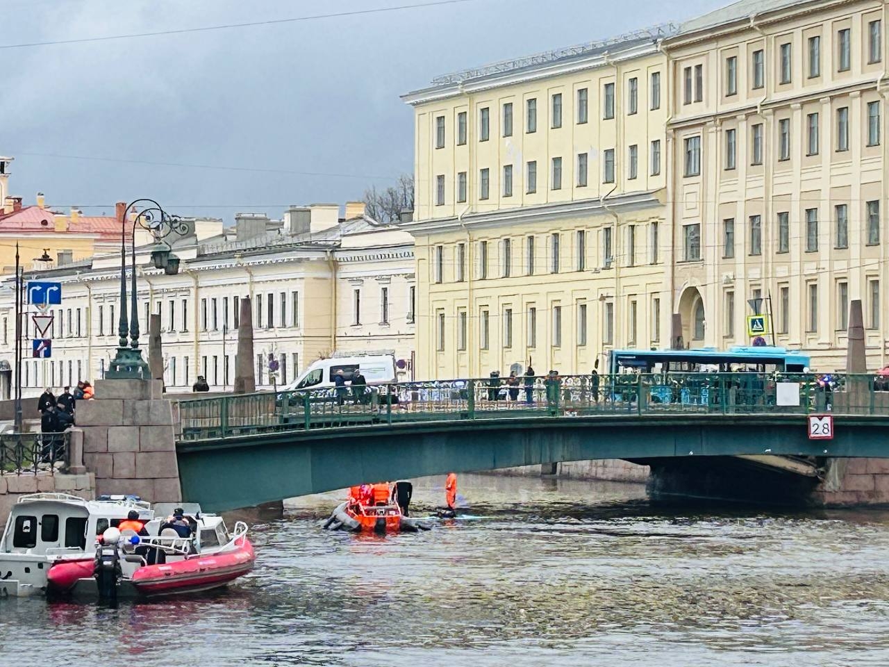 Водитель упавшего в Мойку автобуса сотрудник организации, 23 раза  получившей штрафы за отсутствие лицензии