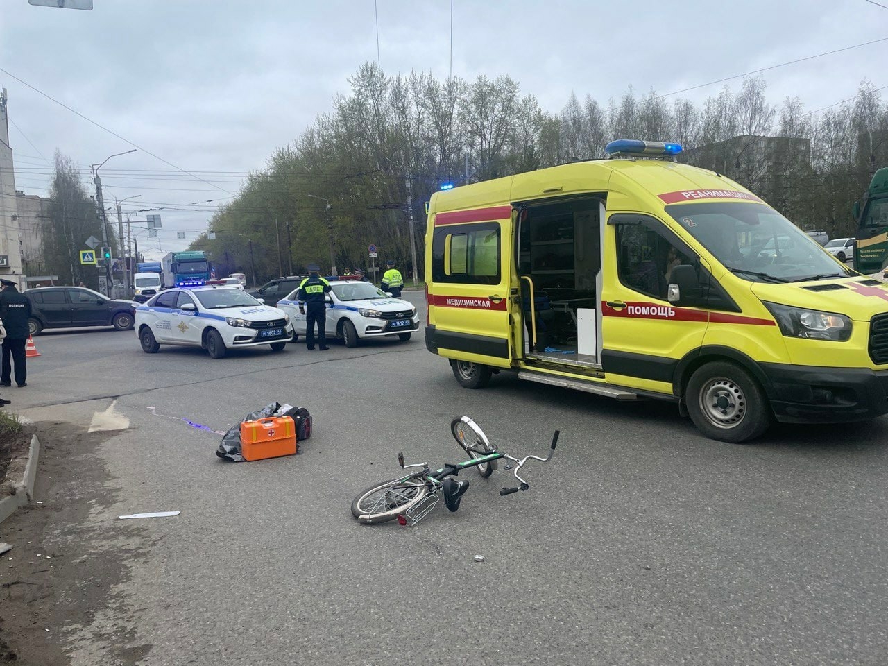 Под Петербургом водитель грузовика задавил ребенка: мальчик был на  транспорте