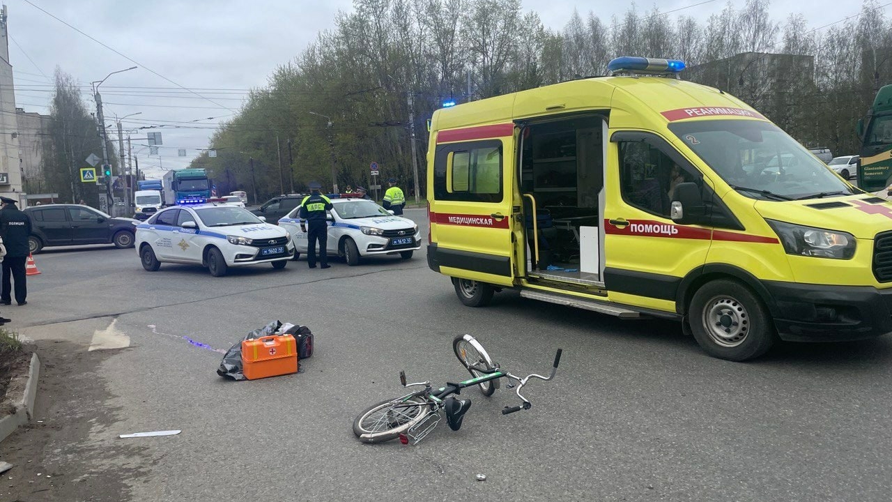 Фура против велосипеда: в Кирове под колесами грузовика нашли тело мальчика