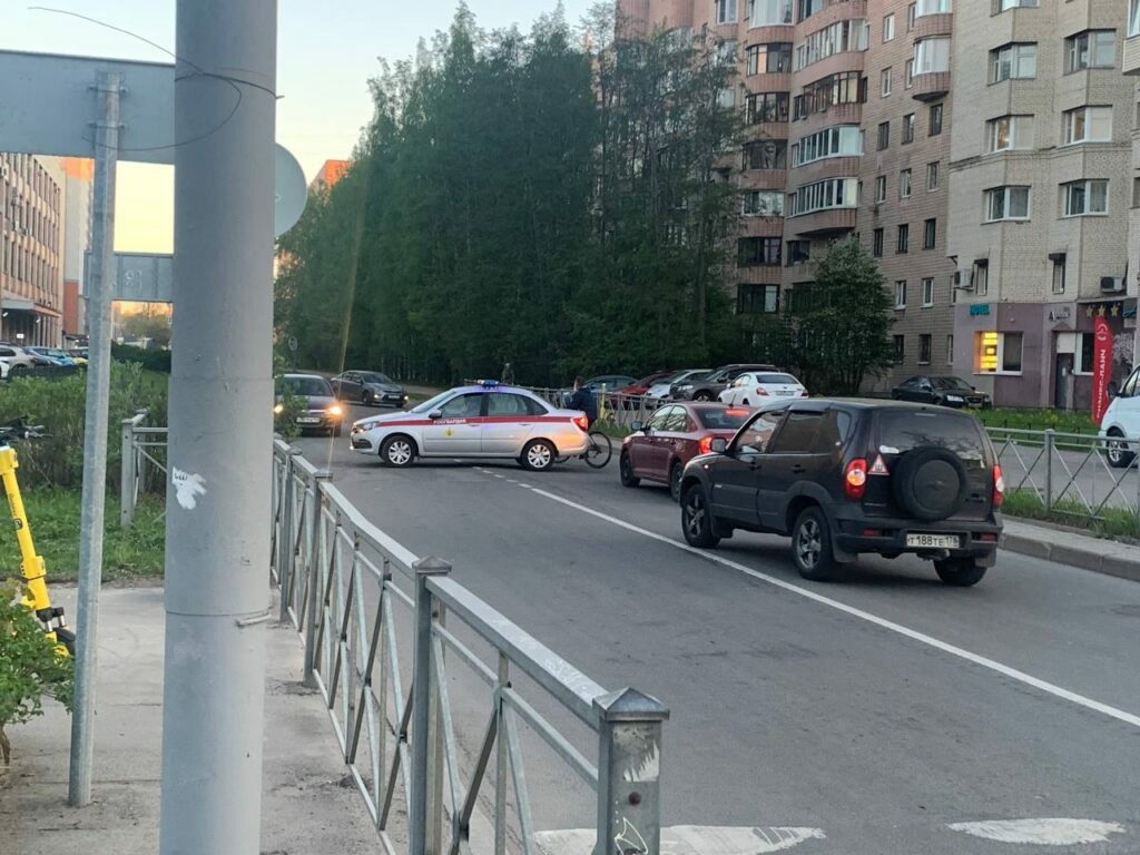 Показываем обстановку у Военной академии связи имени Буденного после взрыва  | 17.05.2024 | Санкт-Петербург - БезФормата