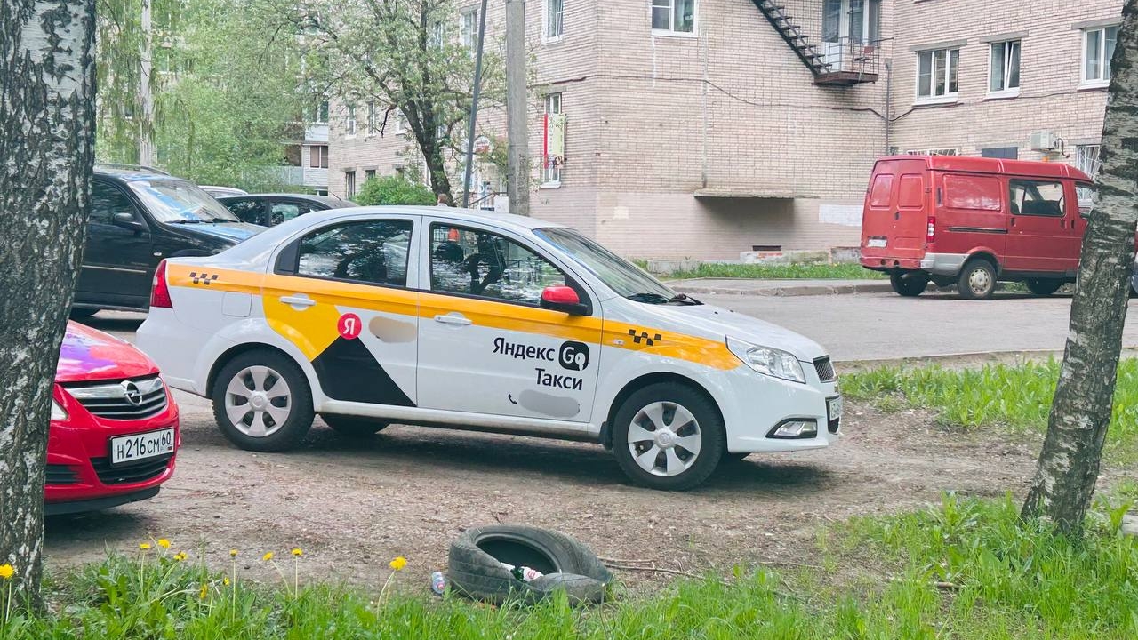 Петербуржцам рассказали, как правильно работать в такси