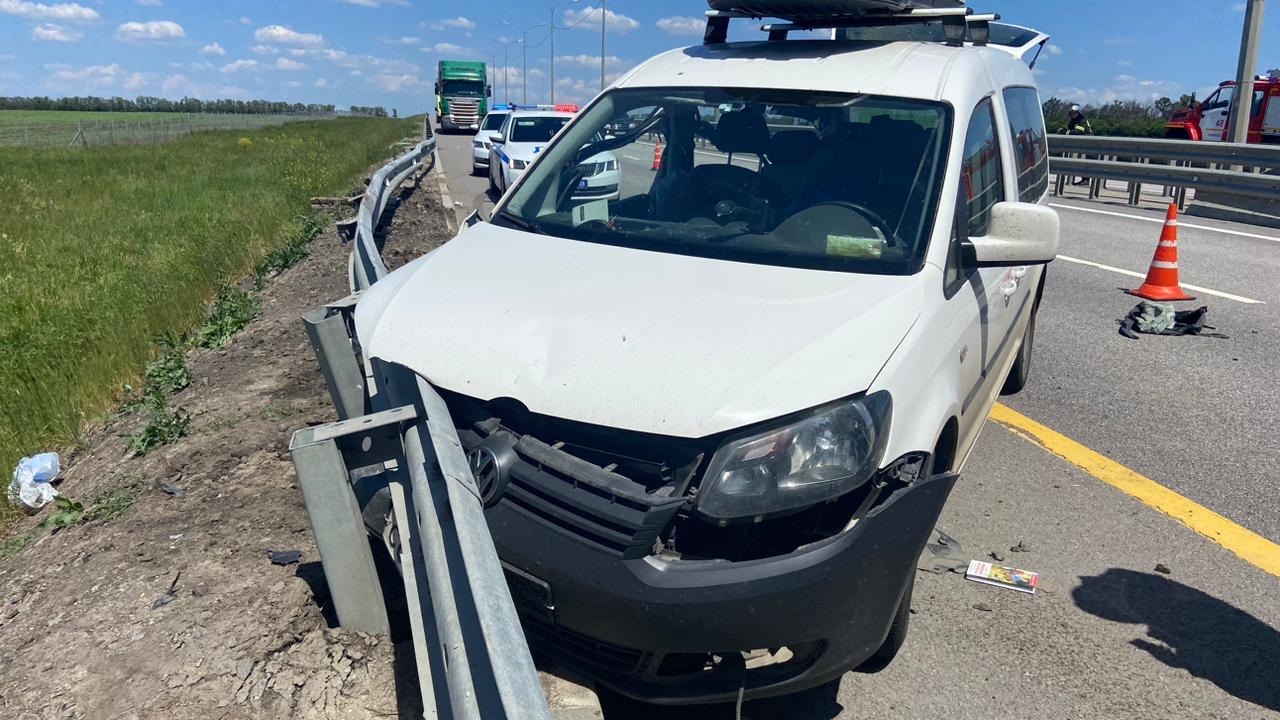 Въехал в стоячего: в ДТП в Воронежской области с грузовиком погибли женщина  и несовершеннолетний