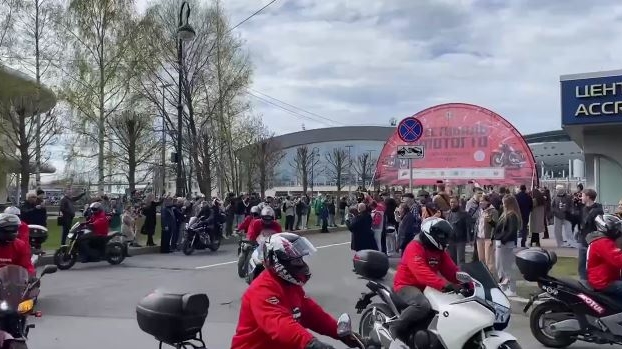 Мотосезон в Петербурге открыли почти 5 тысяч байкеров