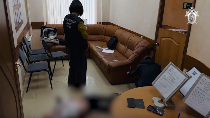 Полиция Саянска задержала подозреваемого в кровавой расправе над супругой в ЗАГСе 