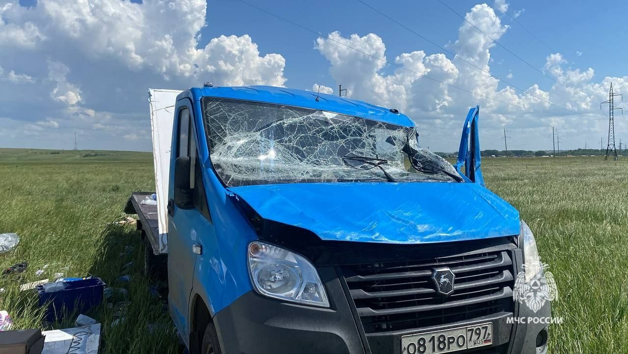 В Башкортостане десятиминутный торнадо поломал автомобили и линию  электропередач