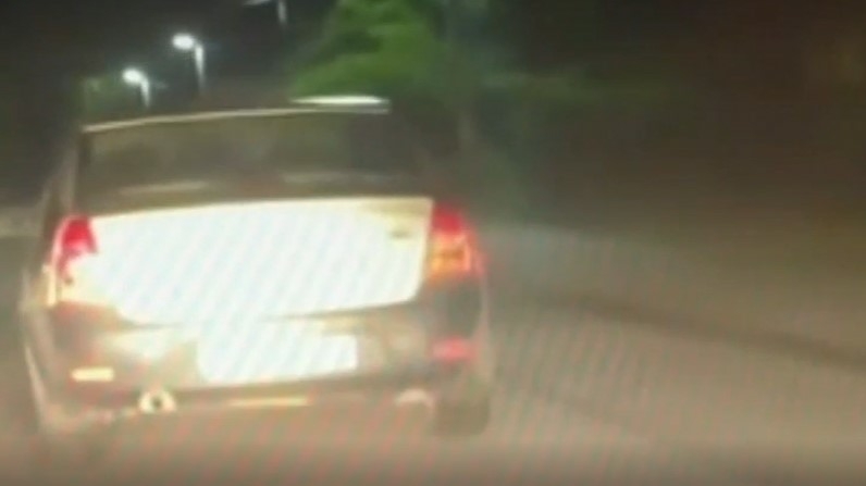 Ночью в Никольском пьяного водителя Renault Logan остановил выстрел по колесам