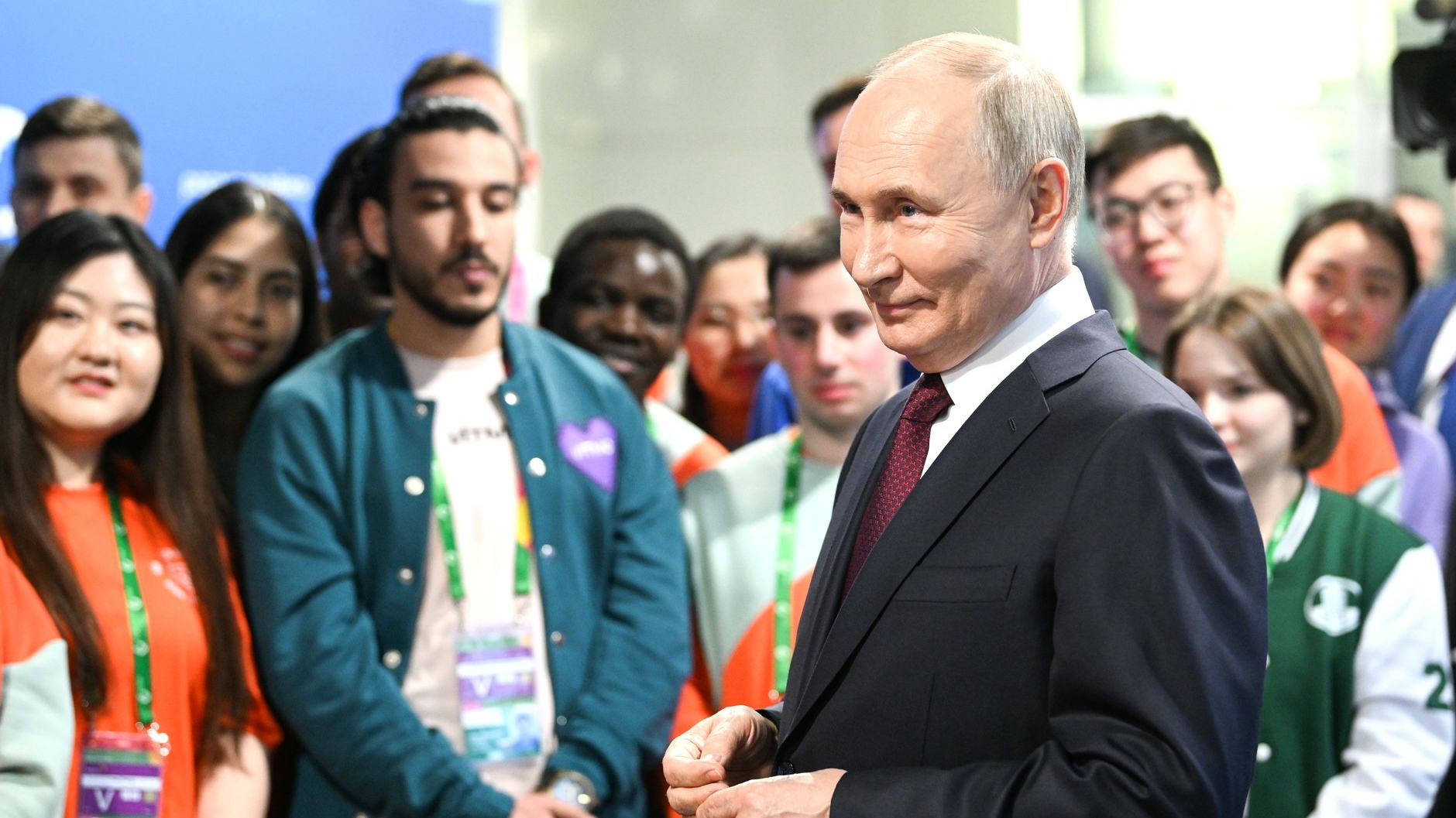 «Что за хамство»: Путин преподал урок американскому журналисту, нарушившему этикет в его присутствии
