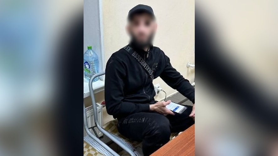 Подросток получил удар ножом после конфликта с мужчиной в Центральном районе Петербурга