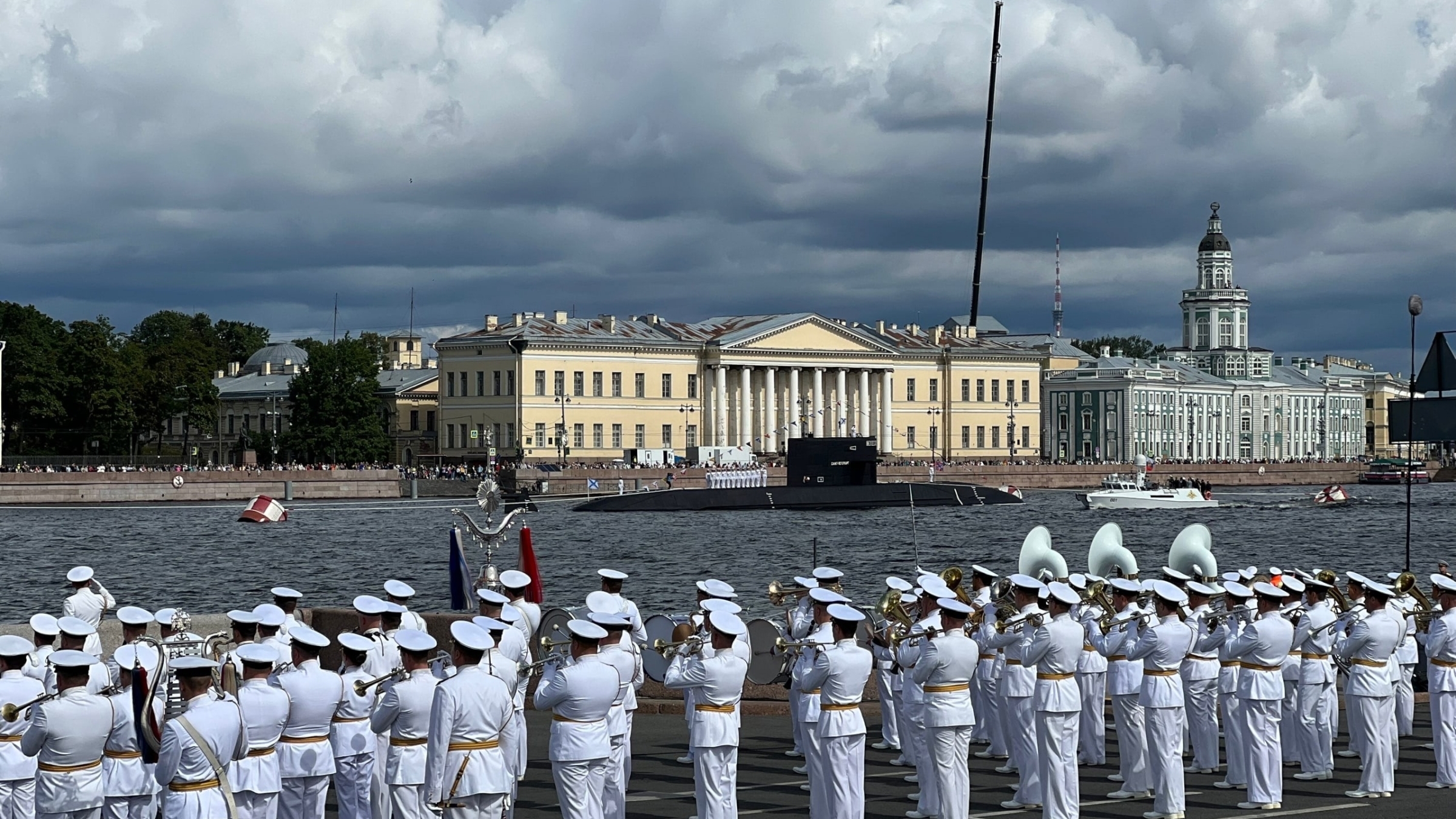 Новейший ракетный корабль «Наро-Фоминск» принял участие в параде ко Дню ВМФ в Петербурге