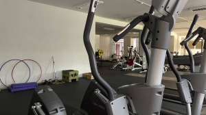 Незнакомка с шейкером напала на женщину в Fitness House на Ярослава Гашека